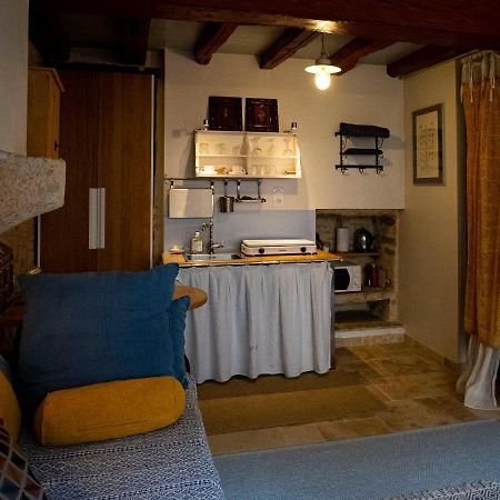Voyage… Villa Noyers-sur-Serein Exterior photo
